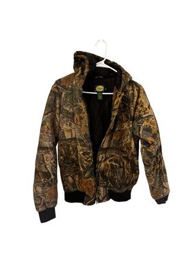Cabela's Green and Yellow Kids Jacket Label Detail